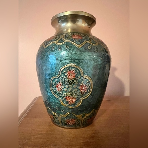 Green Floral Vase - Picture 4 of 7